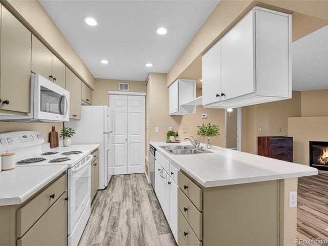 8065 W Eastman Place 6-102, Denver, CO 80227