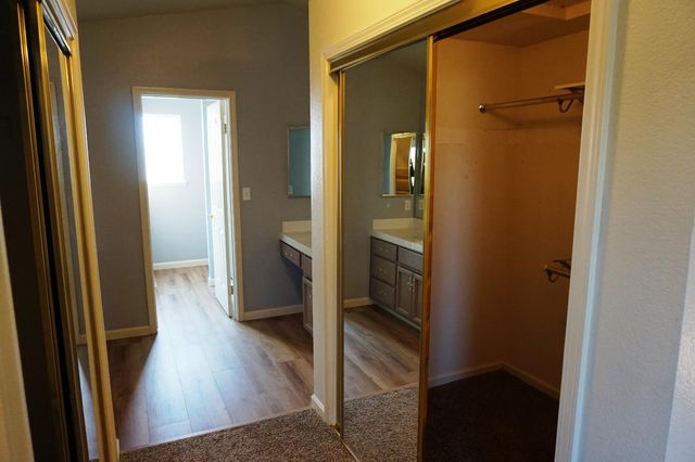 239 Fairwood Dr, Oakdale, CA 95361