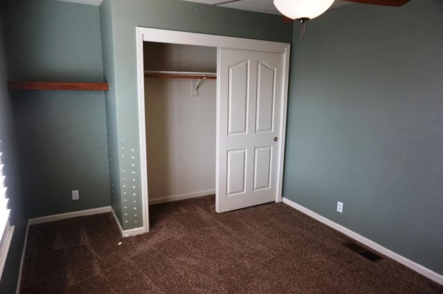 239 Fairwood Dr, Oakdale, CA 95361