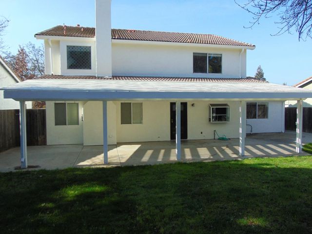 239 Fairwood Dr, Oakdale, CA 95361