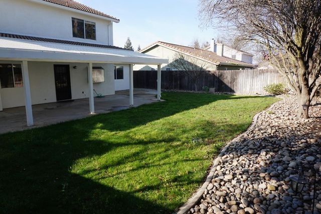 239 Fairwood Dr, Oakdale, CA 95361