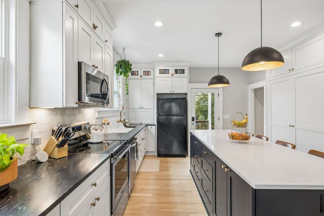 2505 W Linden Ave, Nashville, TN 37212