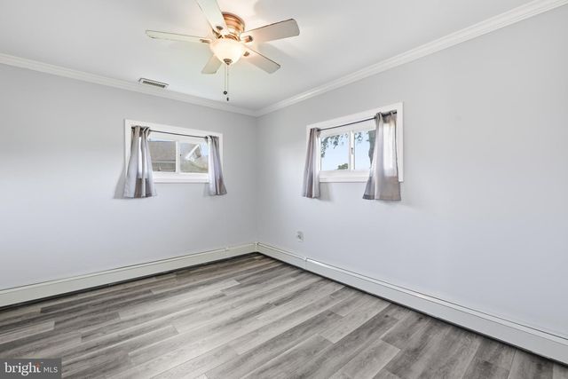 48 BEECHTREE RD, Levittown, PA 19057
