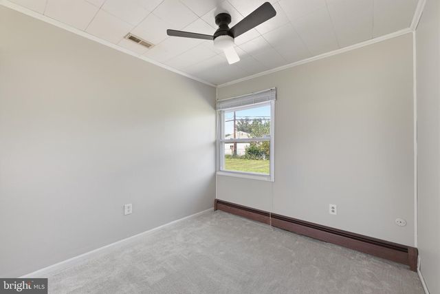 48 BEECHTREE RD, Levittown, PA 19057