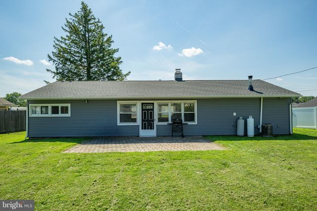 48 BEECHTREE RD, Levittown, PA 19057