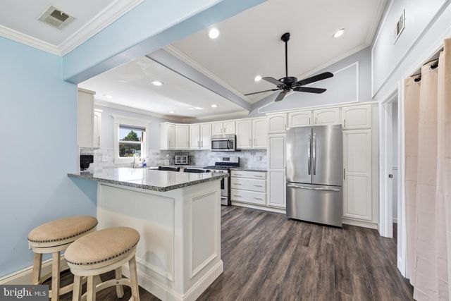 48 BEECHTREE RD, Levittown, PA 19057