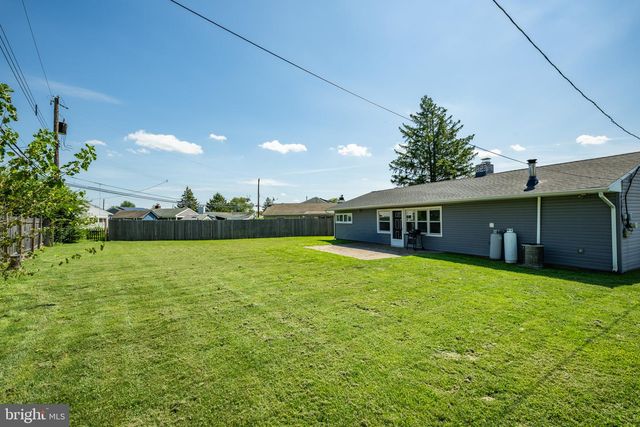 48 BEECHTREE RD, Levittown, PA 19057