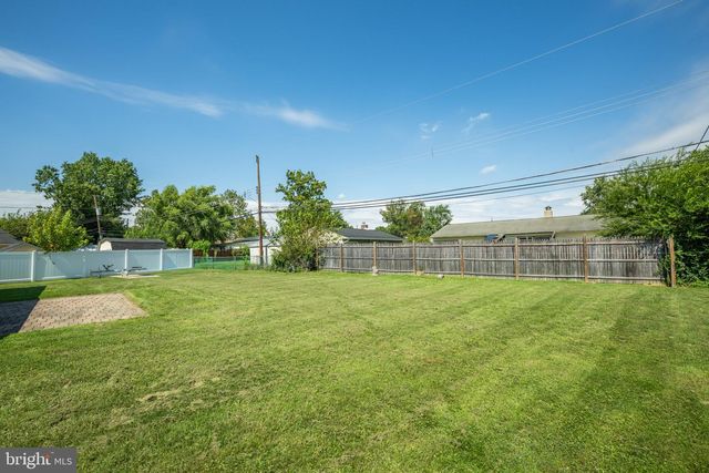 48 BEECHTREE RD, Levittown, PA 19057