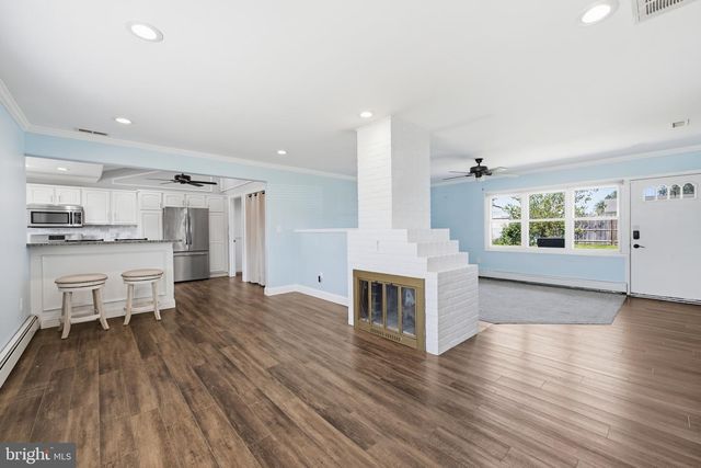 48 BEECHTREE RD, Levittown, PA 19057