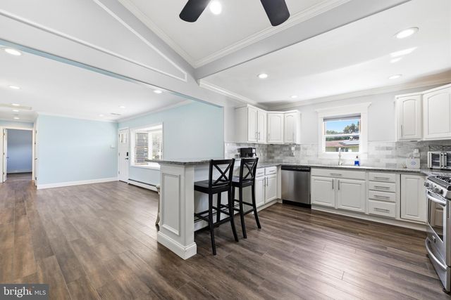 48 BEECHTREE RD, Levittown, PA 19057