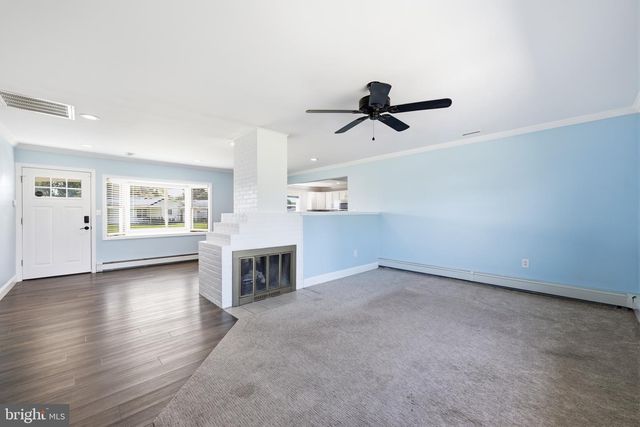 48 BEECHTREE RD, Levittown, PA 19057