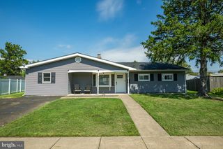 48 BEECHTREE RD, Levittown, PA 19057