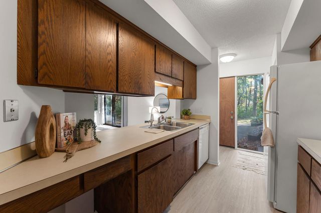 1844 Zanzibar Lane N, Plymouth, MN 55447