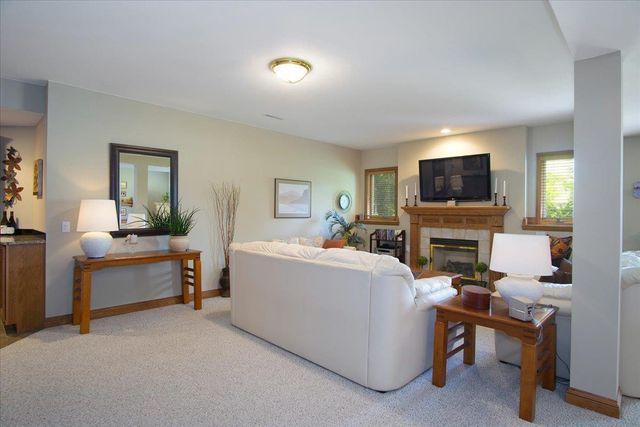 2308 Dynes Way, Sun Prairie, WI 53590