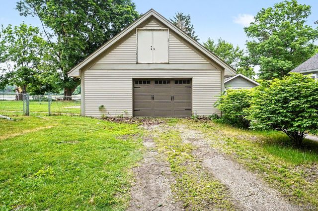 302 Hadley Street, Holly Village, MI 48442