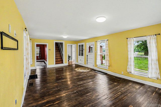 302 Hadley Street, Holly Village, MI 48442