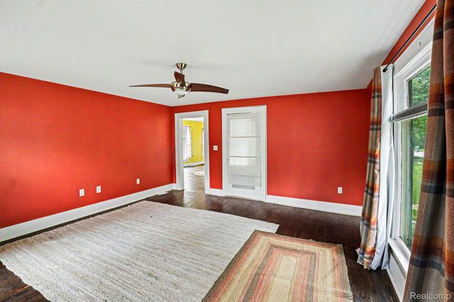 302 Hadley Street, Holly Village, MI 48442
