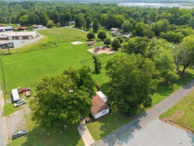 374 Grimes Boulevard, Lexington, NC 27292