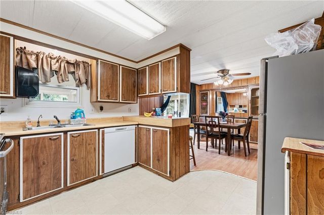 374 Grimes Boulevard, Lexington, NC 27292