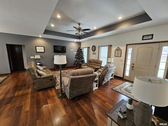 10586 N Spring Garden Lane, Mt Vernon, IL 62864