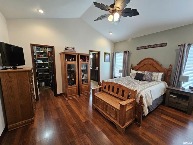 10586 N Spring Garden Lane, Mt Vernon, IL 62864