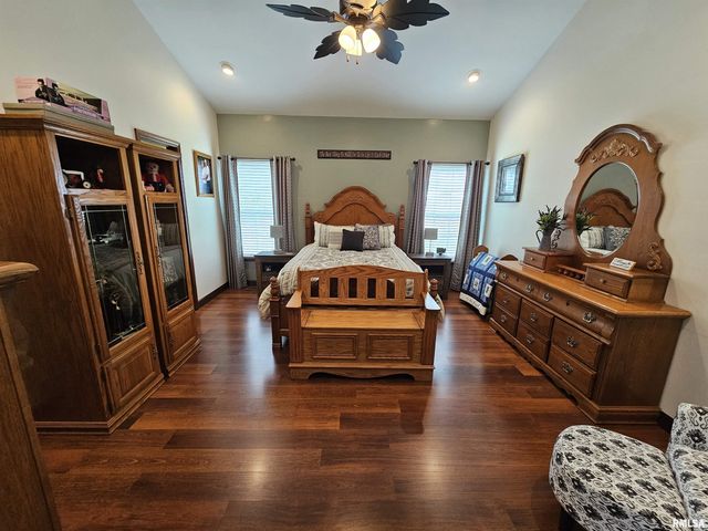 10586 N Spring Garden Lane, Mt Vernon, IL 62864