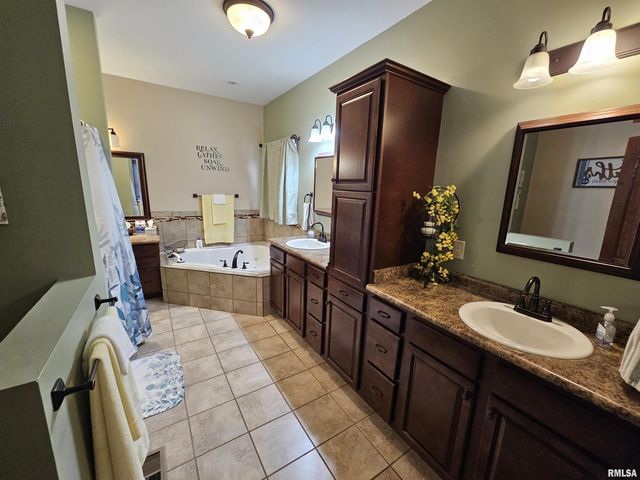 10586 N Spring Garden Lane, Mt Vernon, IL 62864