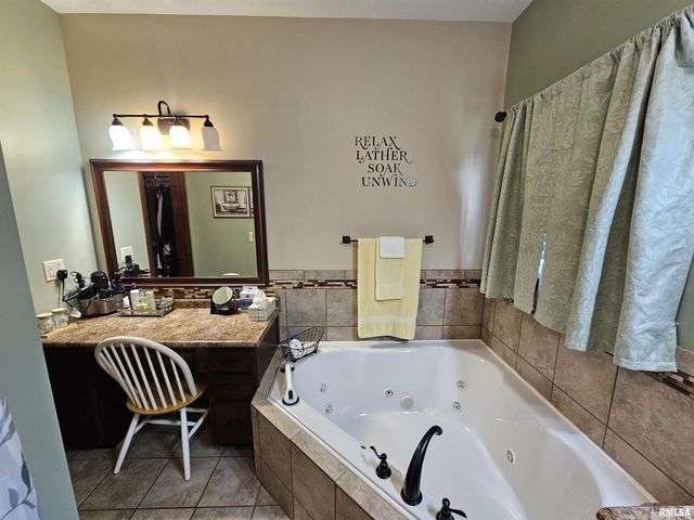 10586 N Spring Garden Lane, Mt Vernon, IL 62864