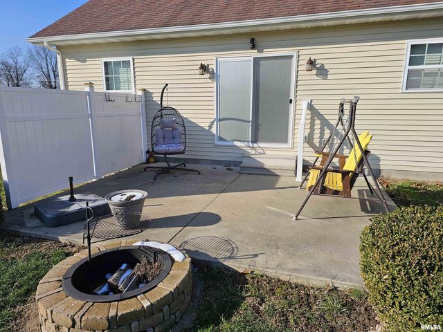 10586 N Spring Garden Lane, Mt Vernon, IL 62864