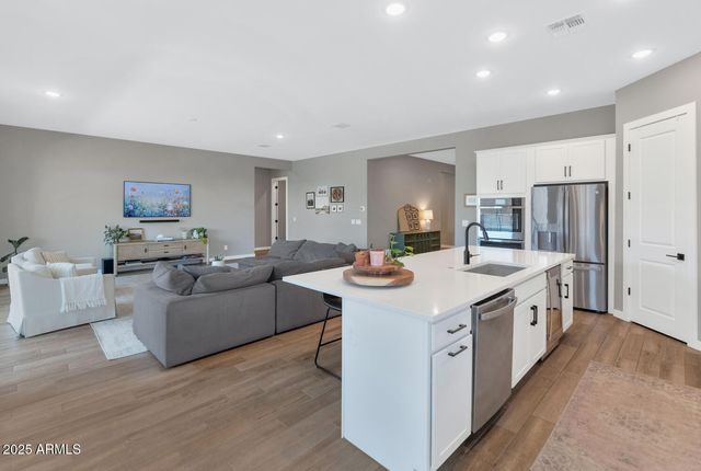 4418 W PARK VIEW Lane, Glendale, AZ 85310