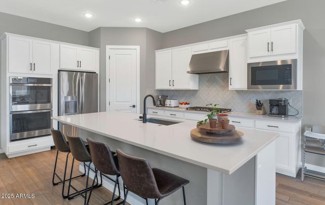 4418 W PARK VIEW Lane, Glendale, AZ 85310