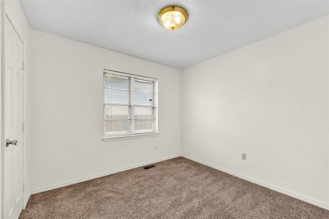 4519 NW Cheyenne Ave, Lawton, OK 73505