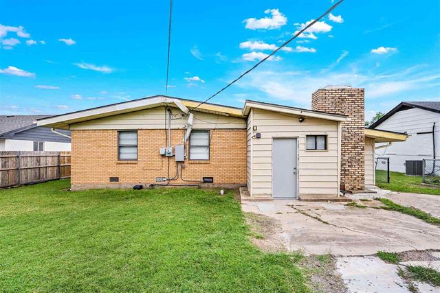 4519 NW Cheyenne Ave, Lawton, OK 73505