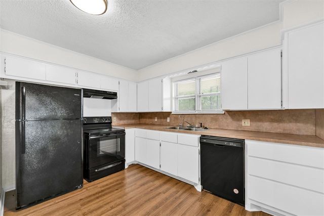 4519 NW Cheyenne Ave, Lawton, OK 73505