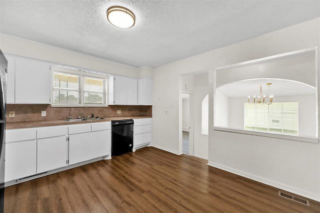 4519 NW Cheyenne Ave, Lawton, OK 73505