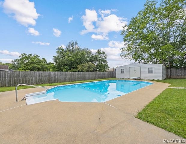 1818 Heatherton Drive, Montgomery, AL 36106