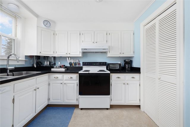 59 Mount Hope Avenue, Jamestown, RI 02835