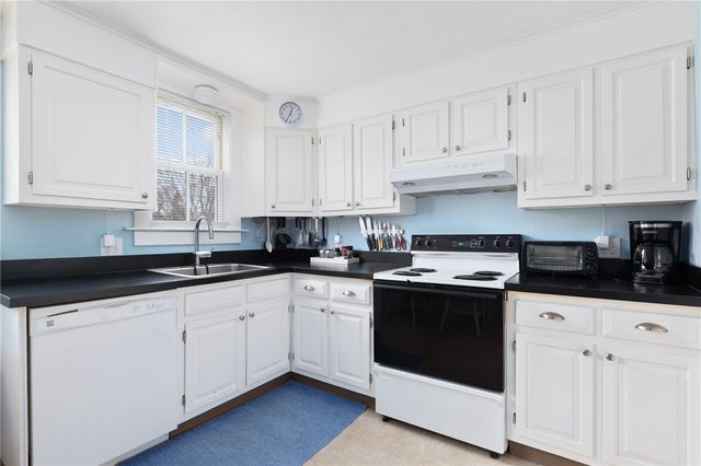 59 Mount Hope Avenue, Jamestown, RI 02835
