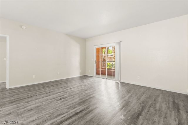 10524 Autumn Pine Avenue 105, Las Vegas, NV 89144