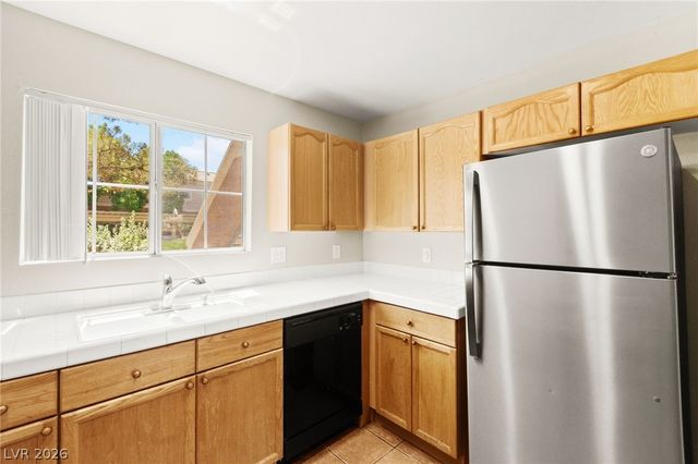 10524 Autumn Pine Avenue 105, Las Vegas, NV 89144