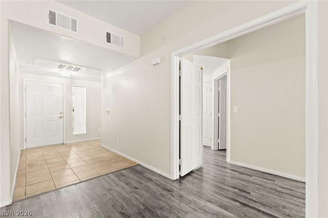10524 Autumn Pine Avenue 105, Las Vegas, NV 89144