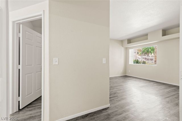 10524 Autumn Pine Avenue 105, Las Vegas, NV 89144