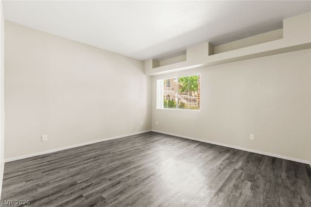 10524 Autumn Pine Avenue 105, Las Vegas, NV 89144