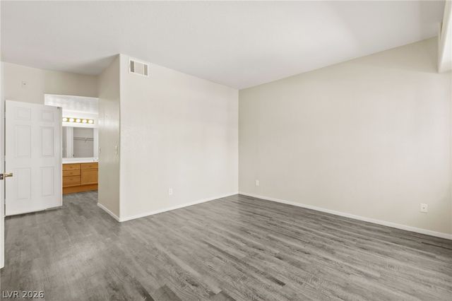 10524 Autumn Pine Avenue 105, Las Vegas, NV 89144