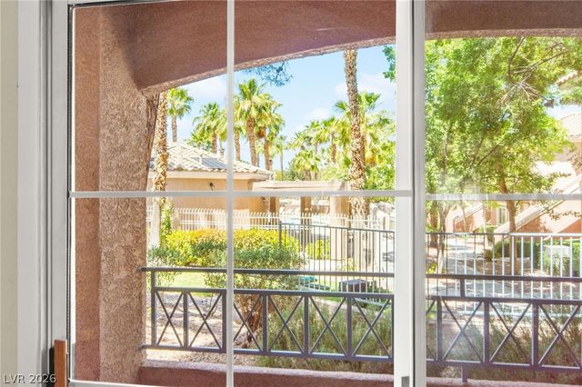10524 Autumn Pine Avenue 105, Las Vegas, NV 89144
