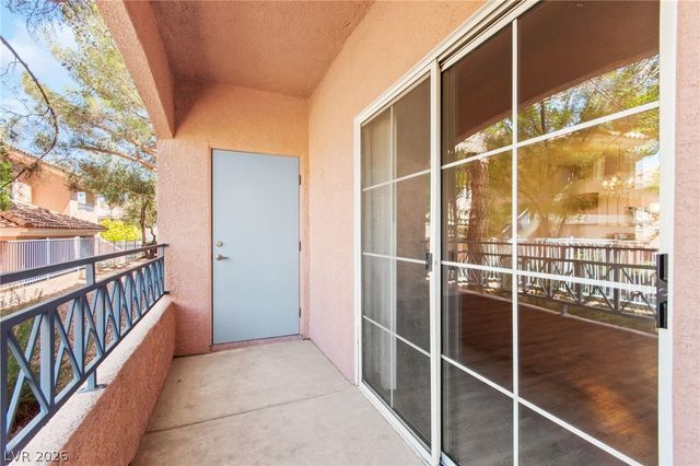 10524 Autumn Pine Avenue 105, Las Vegas, NV 89144