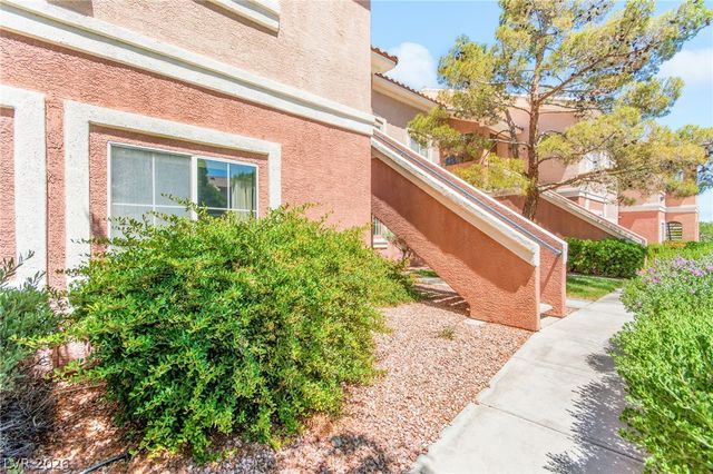 10524 Autumn Pine Avenue 105, Las Vegas, NV 89144