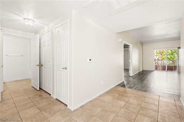 10524 Autumn Pine Avenue 105, Las Vegas, NV 89144
