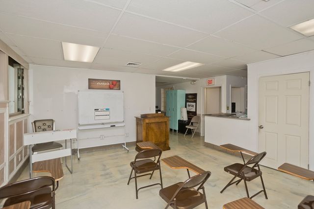 266 Bridge St, Springfield, MA 01103