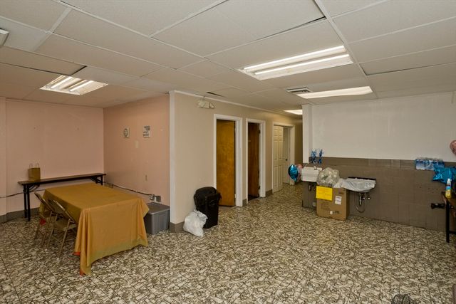 266 Bridge St, Springfield, MA 01103